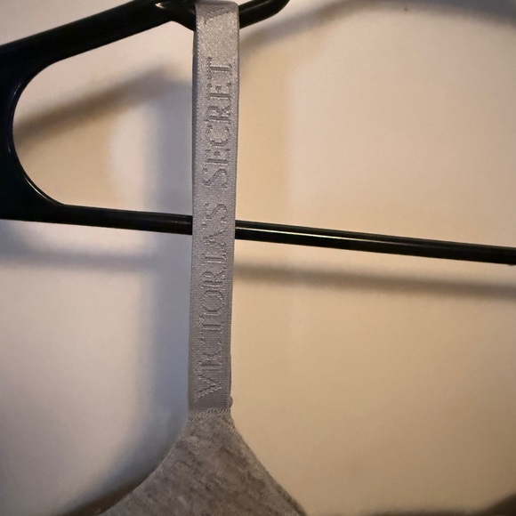 Victoria's Secret Three Pack 38DD Push Up Bras, Great Condition - Picture 9 of 11